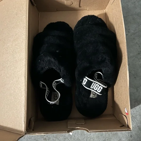 UGG slippers - Picture 3 of 4